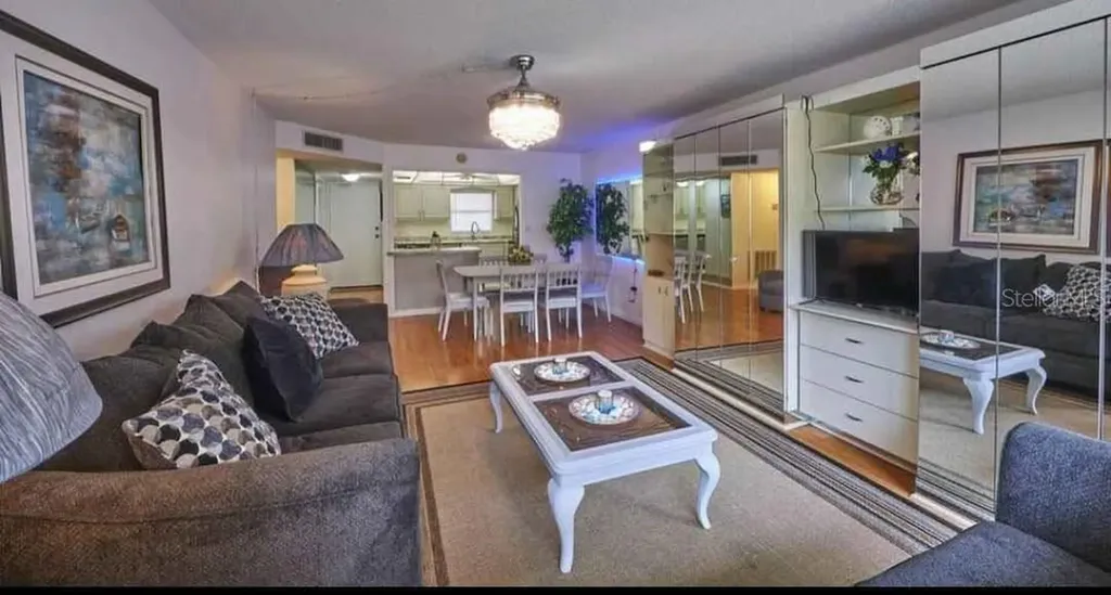 4550 Cove Circle St Petersburg FL 33708