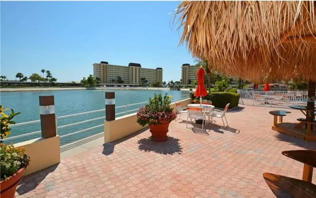 4550 Cove Circle St Petersburg FL 33708