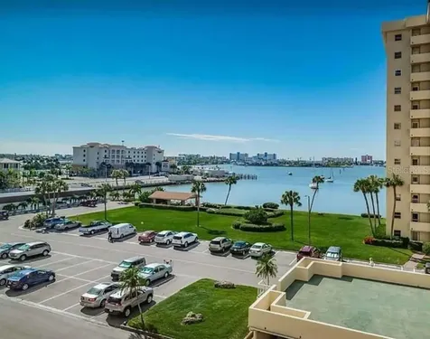 4550 Cove Circle St Petersburg FL 33708