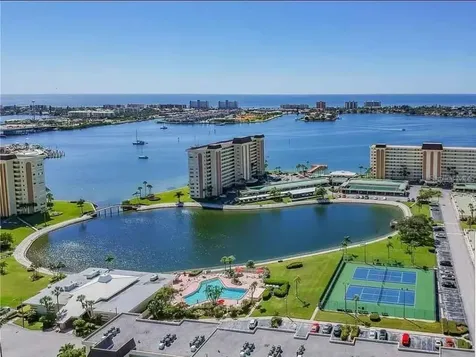 4550 Cove Circle St Petersburg FL 33708