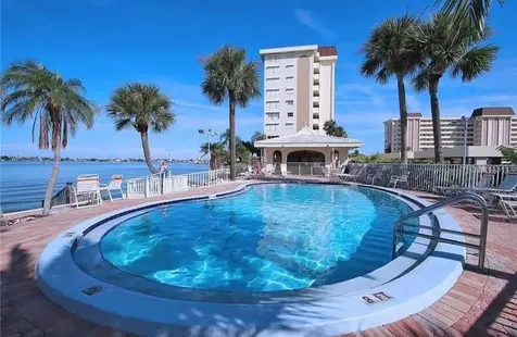 4550 Cove Circle St Petersburg FL 33708