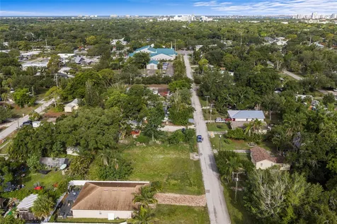 2930 Hawthorne Street Sarasota FL 34239