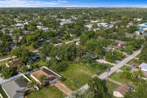 2930 Hawthorne Street Sarasota FL 34239