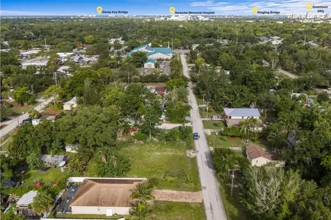 2930 Hawthorne Street Sarasota FL 34239