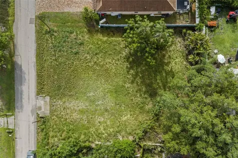 2930 Hawthorne Street Sarasota FL 34239