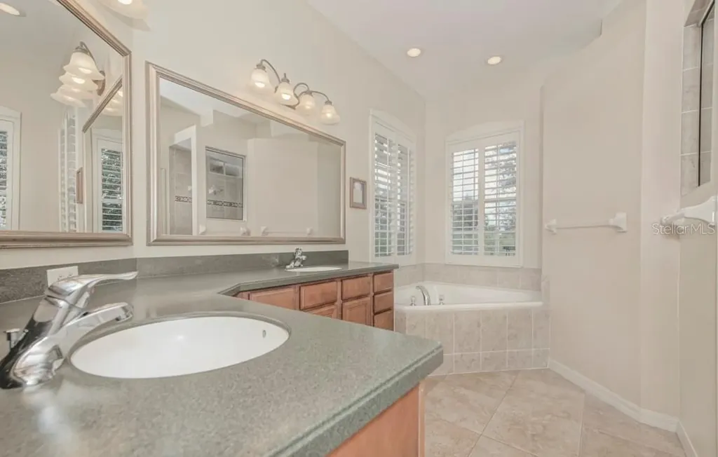 6930 69th Street E Palmetto FL 34221