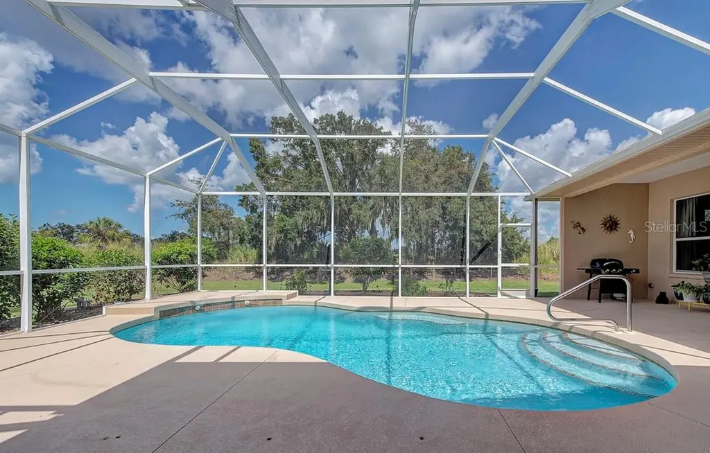 6930 69th Street E Palmetto FL 34221
