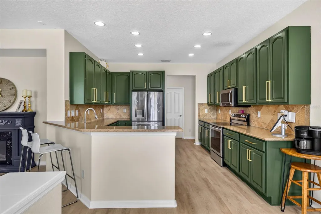 7360 Bridgeview Wesley Chapel FL 33545