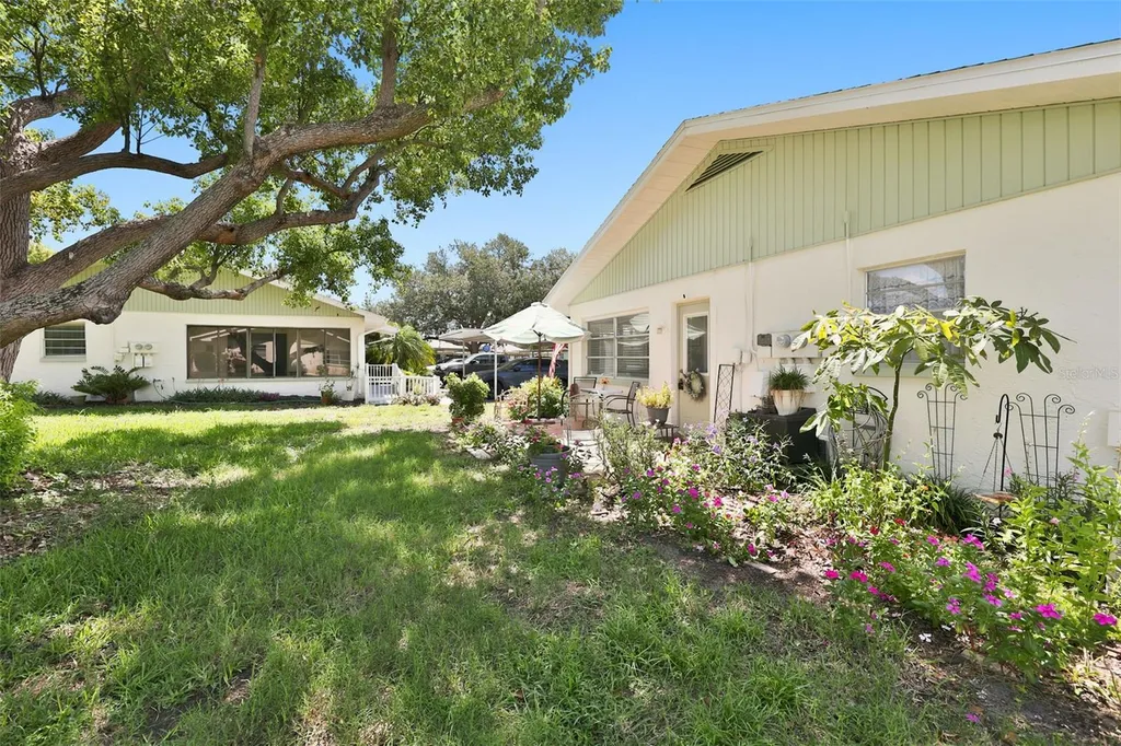 2229 Greenhaven Drive Sun City Center FL 33573