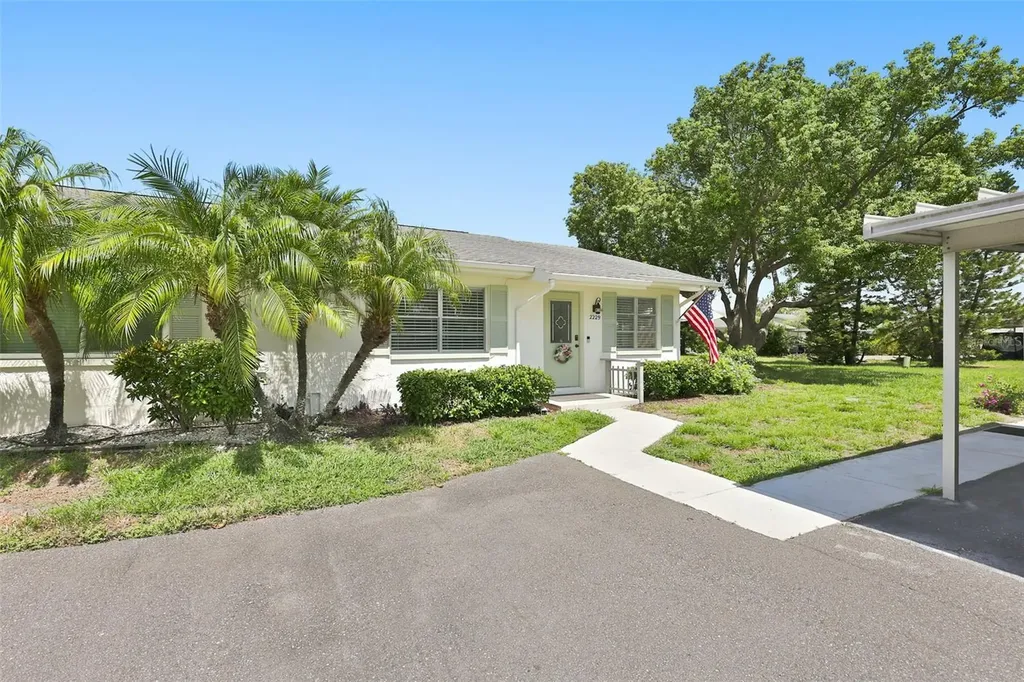 2229 Greenhaven Drive Sun City Center FL 33573