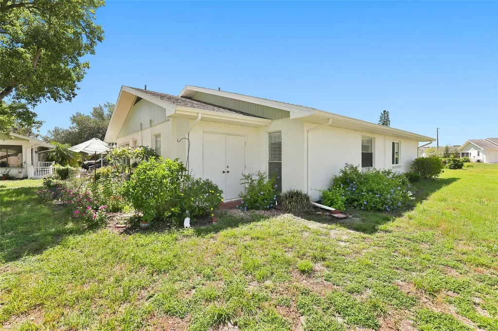 2229 Greenhaven Drive Sun City Center FL 33573