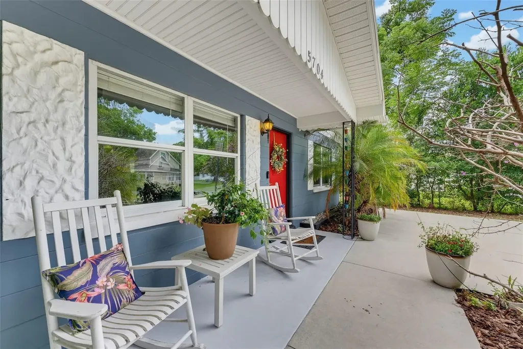 5704 13th Street Zephyrhills FL 33542