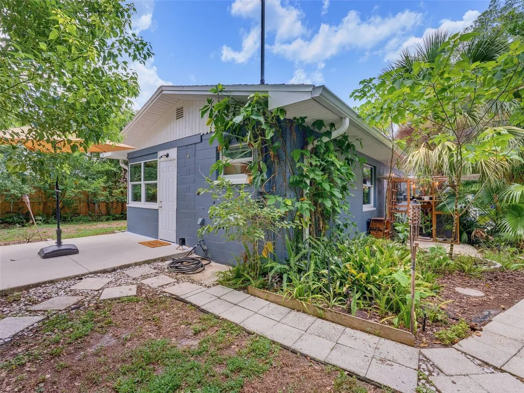 5704 13th Street Zephyrhills FL 33542
