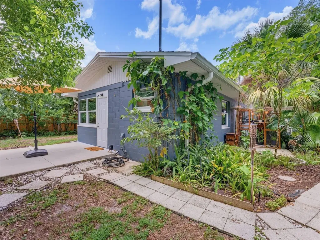 5704 13th Street Zephyrhills FL 33542