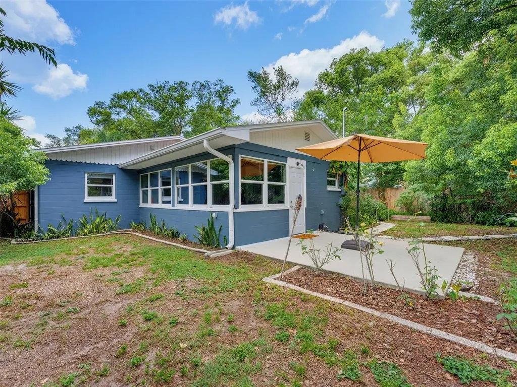5704 13th Street Zephyrhills FL 33542