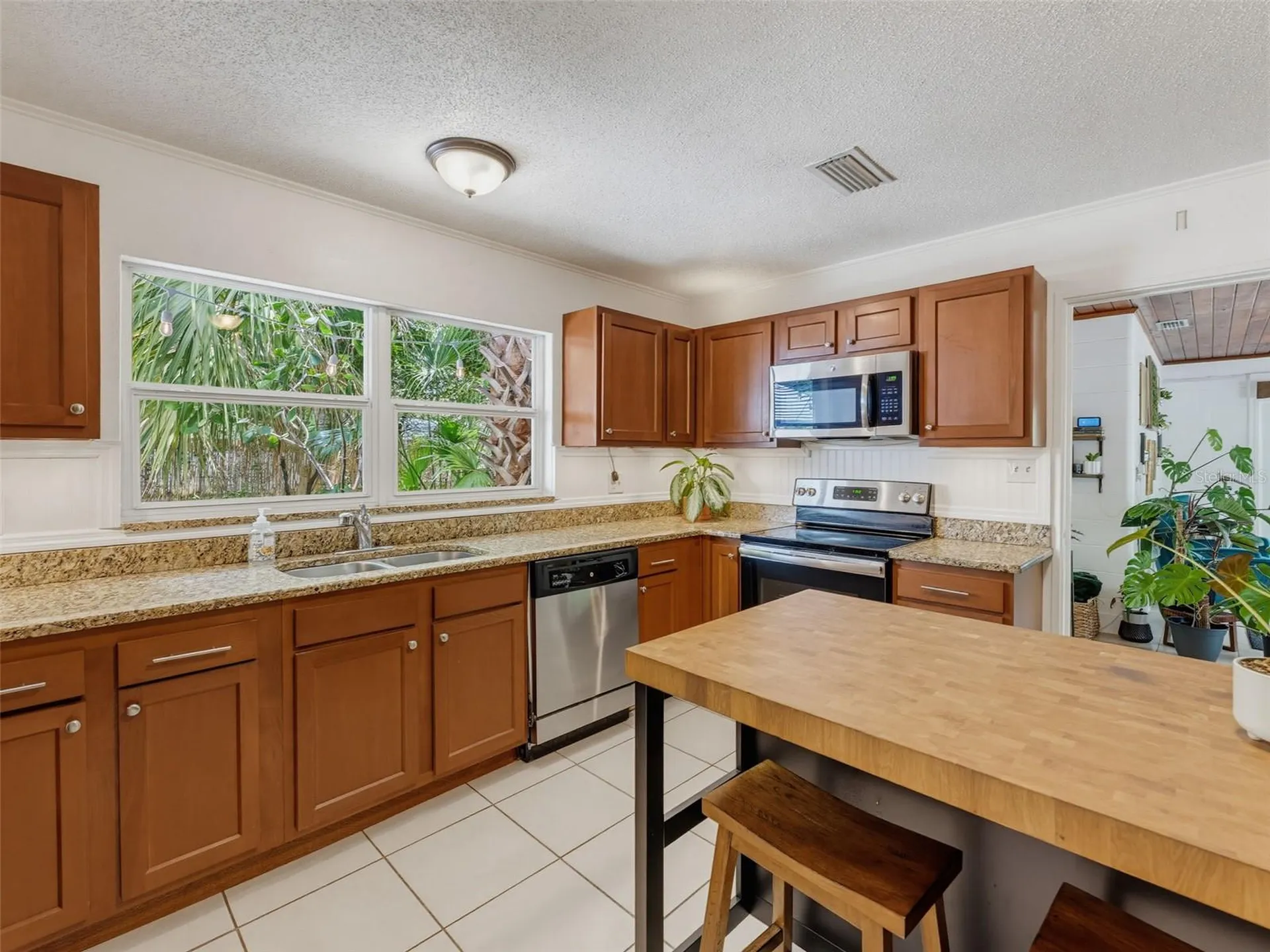 5704 13th Street Zephyrhills FL 33542