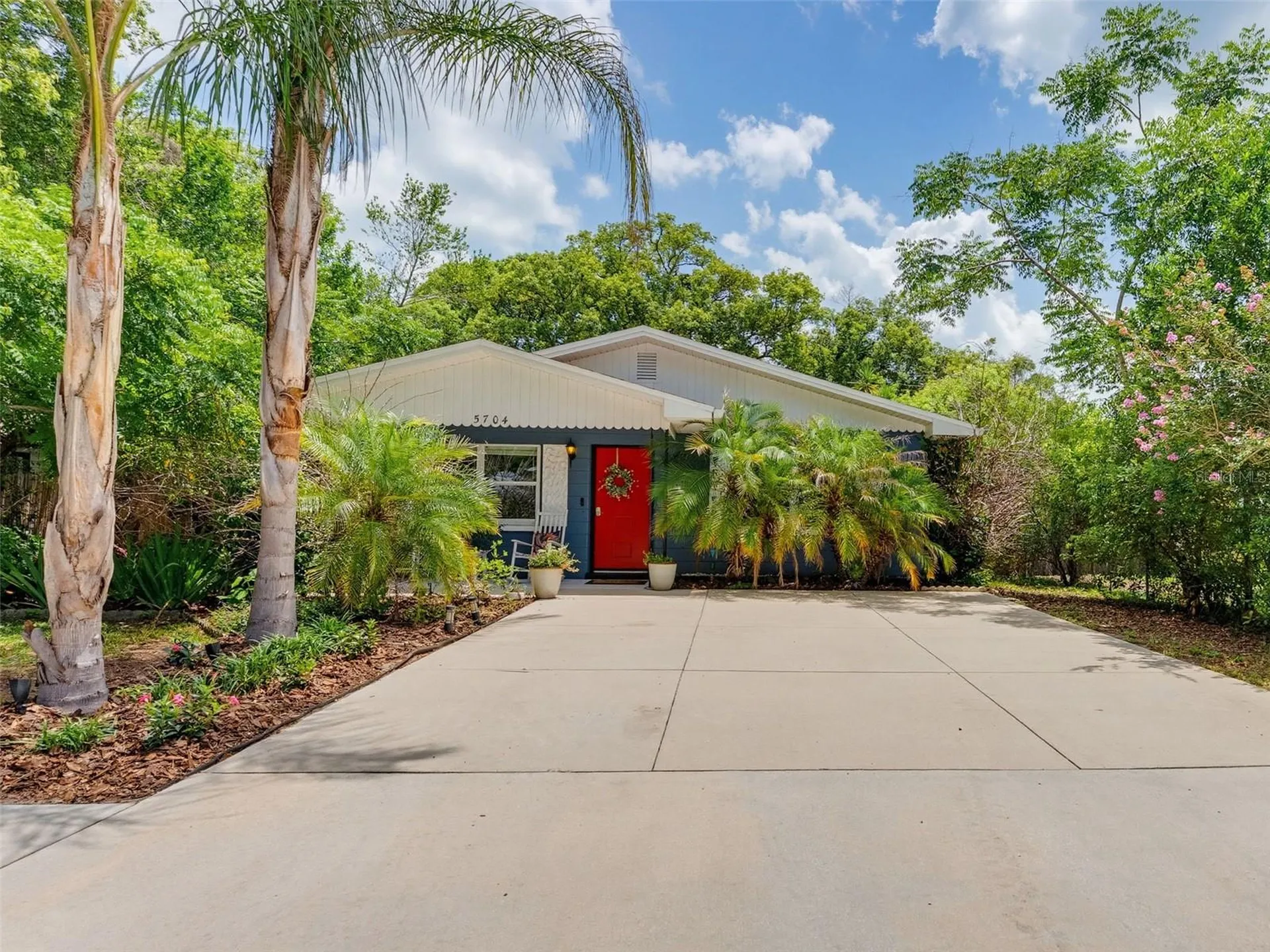 5704 13th Street Zephyrhills FL 33542