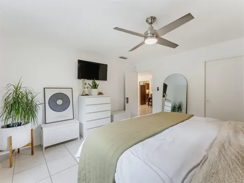 5704 13th Street Zephyrhills FL 33542