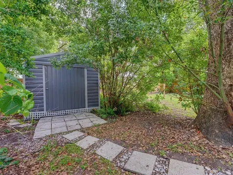 5704 13th Street Zephyrhills FL 33542
