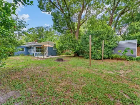 5704 13th Street Zephyrhills FL 33542