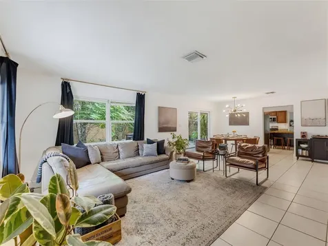 5704 13th Street Zephyrhills FL 33542