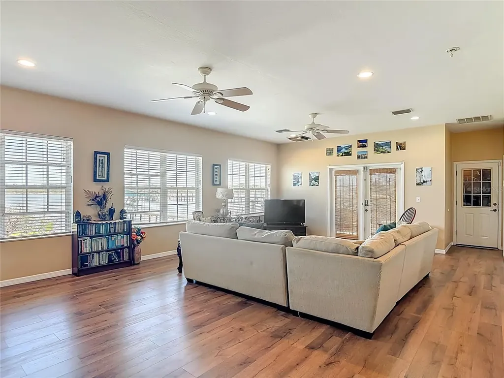 1205 S Riverside Drive Edgewater FL 32132