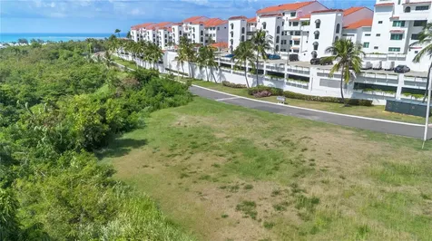 62 Las Vistas Rio Grande PR 00745