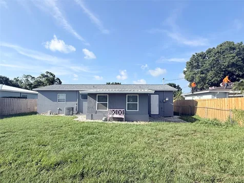 6041 43rd Avenue N St Petersburg FL 33709
