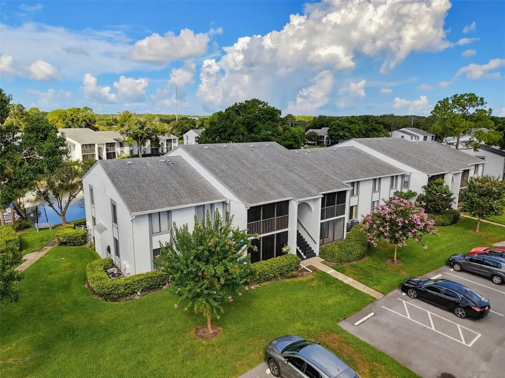 1261 Pine Ridge Circle W Tarpon Springs FL 34688
