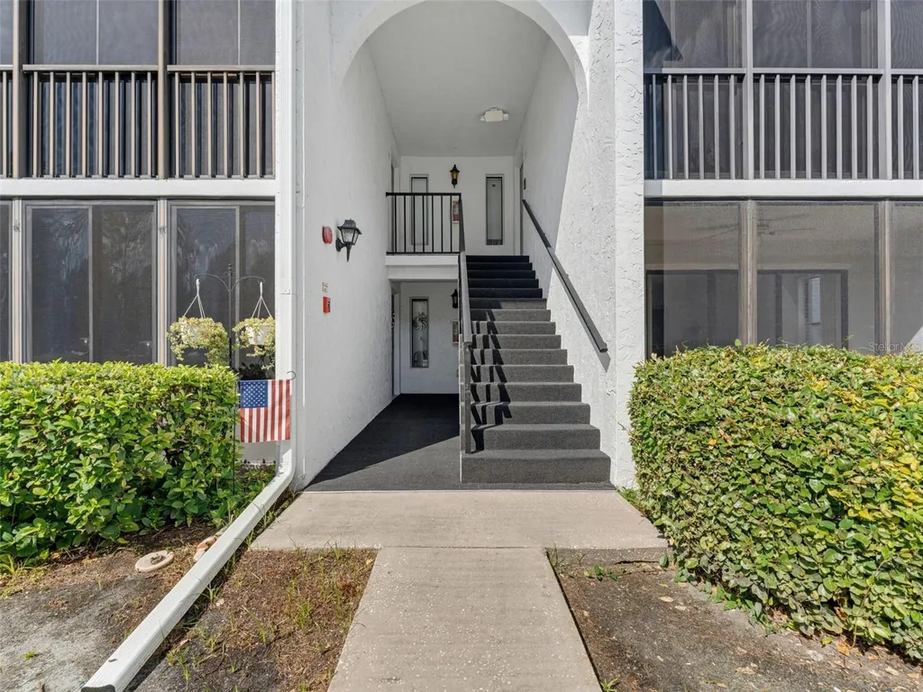 1261 Pine Ridge Circle W Tarpon Springs FL 34688