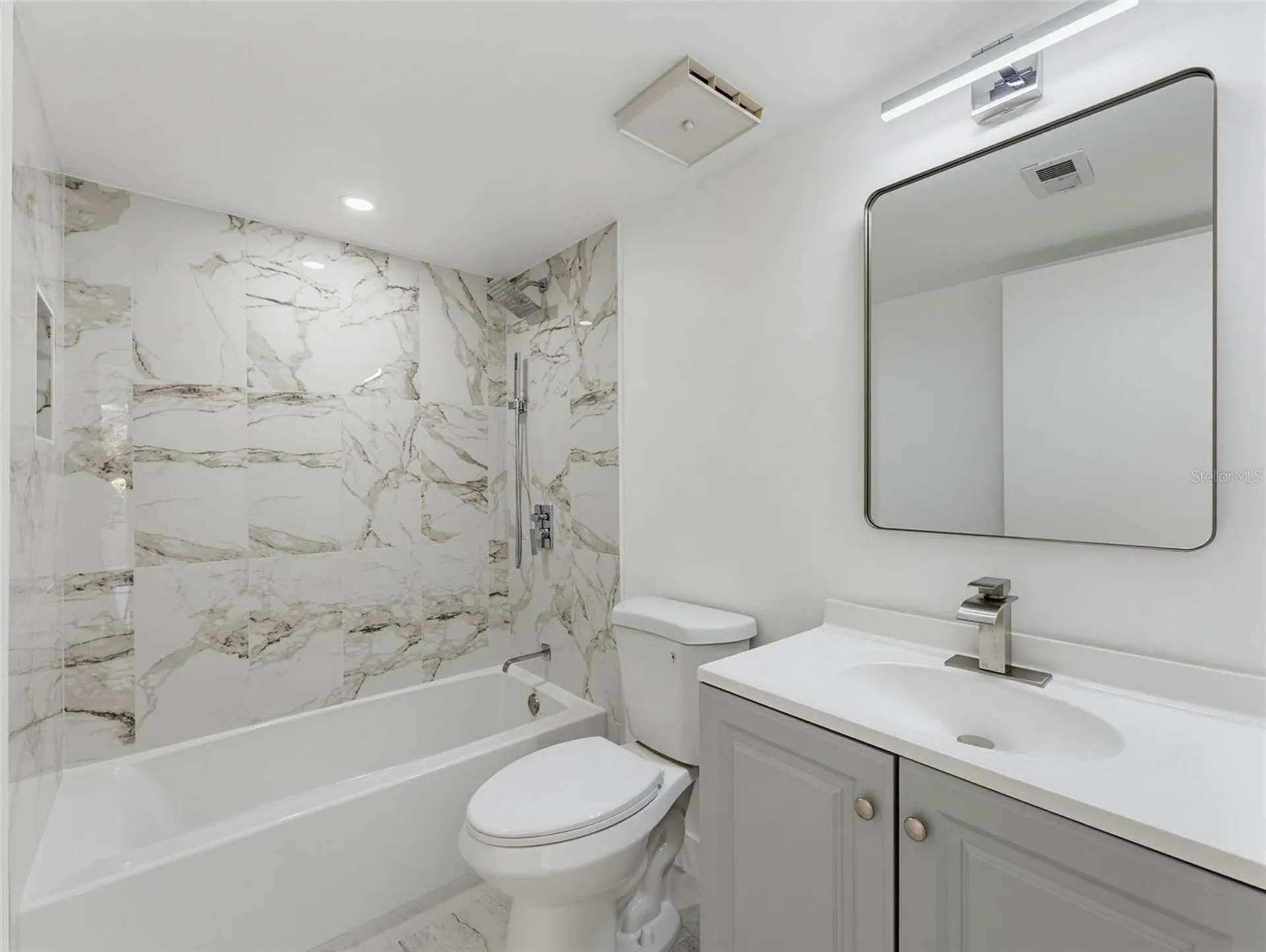1261 Pine Ridge Circle W Tarpon Springs FL 34688