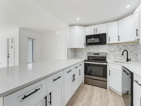 1261 Pine Ridge Circle W Tarpon Springs FL 34688