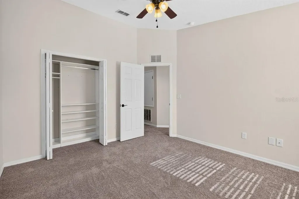 648 Spring Lake Circle Tarpon Springs FL 34688