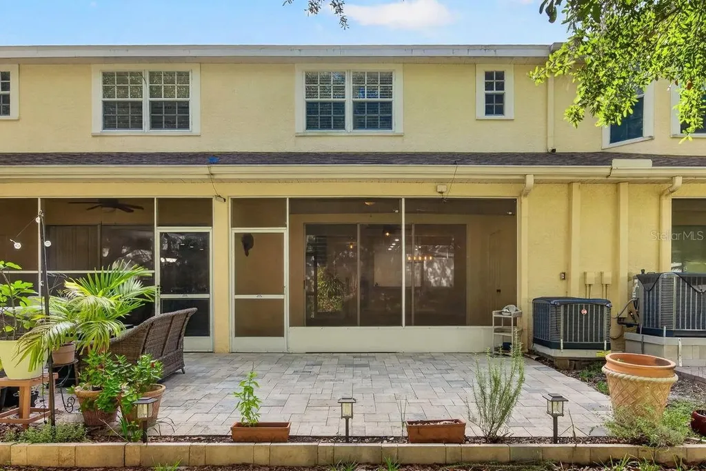 648 Spring Lake Circle Tarpon Springs FL 34688