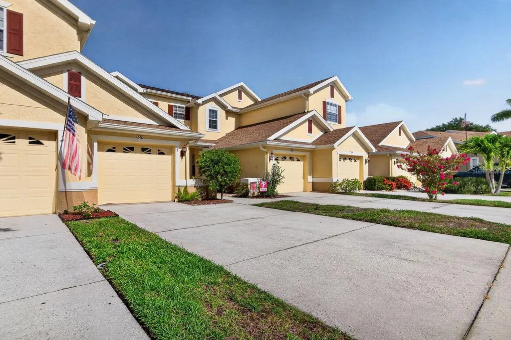 648 Spring Lake Circle Tarpon Springs FL 34688