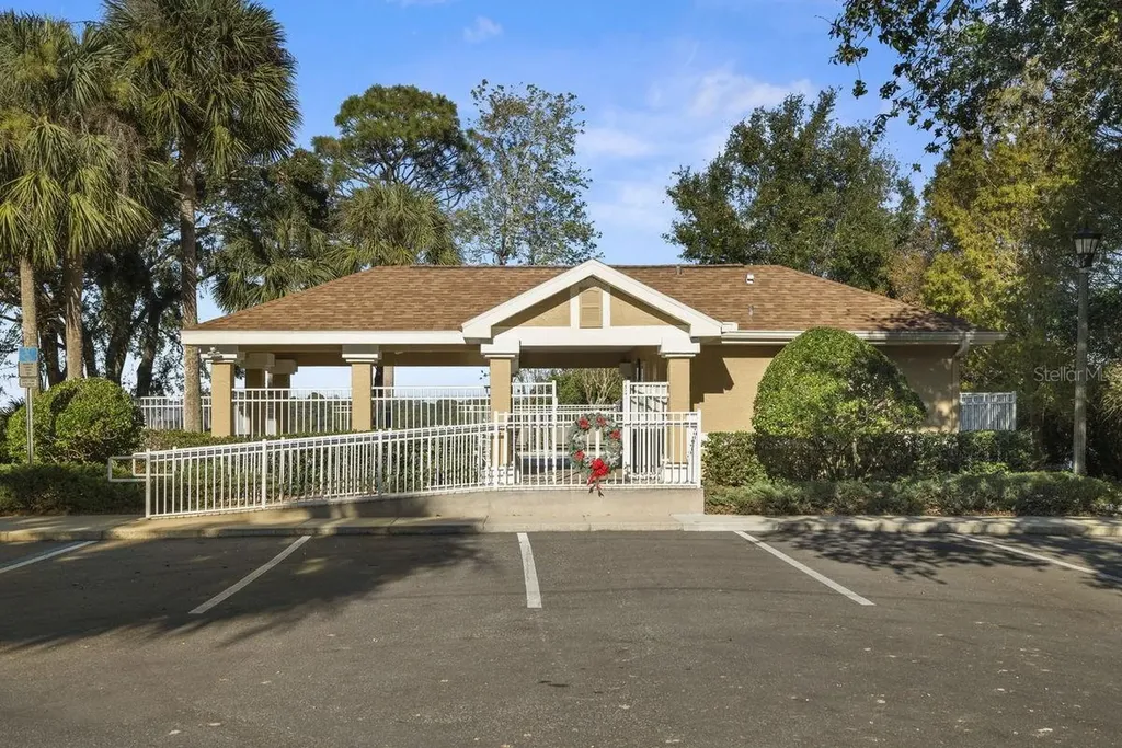 648 Spring Lake Circle Tarpon Springs FL 34688