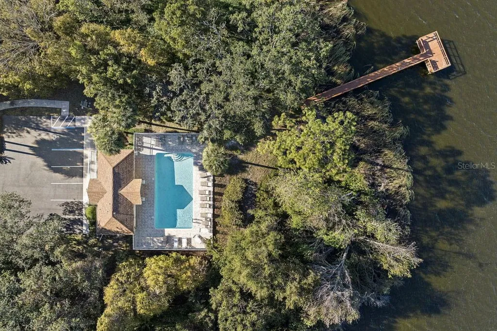 648 Spring Lake Circle Tarpon Springs FL 34688