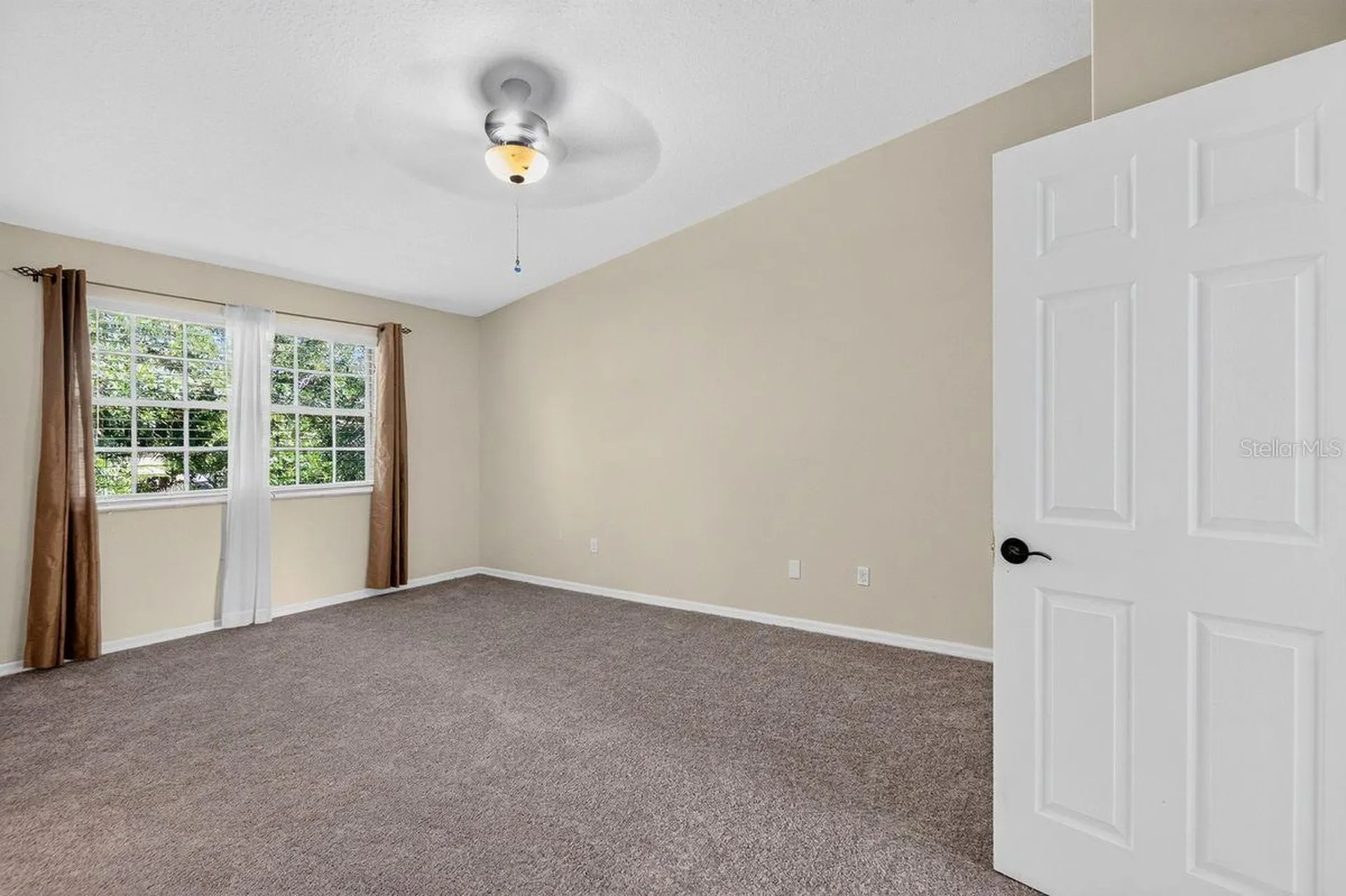 648 Spring Lake Circle Tarpon Springs FL 34688