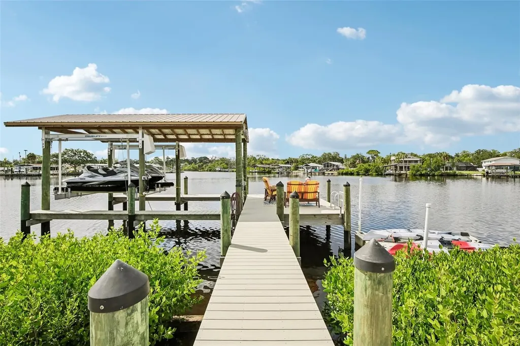806 Blue Heron Boulevard Ruskin FL 33570