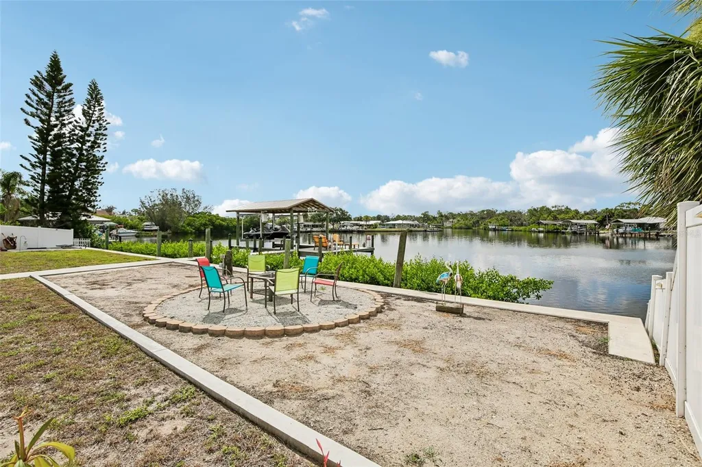 806 Blue Heron Boulevard Ruskin FL 33570