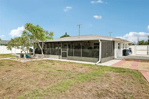 806 Blue Heron Boulevard Ruskin FL 33570