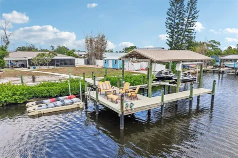 806 Blue Heron Boulevard Ruskin FL 33570