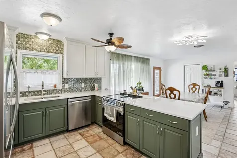806 Blue Heron Boulevard Ruskin FL 33570