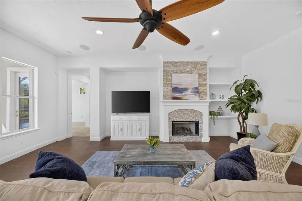 824 Islebay Drive Apollo Beach FL 33572