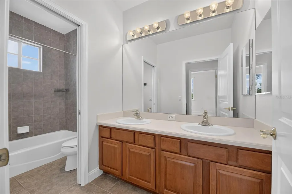 824 Islebay Drive Apollo Beach FL 33572
