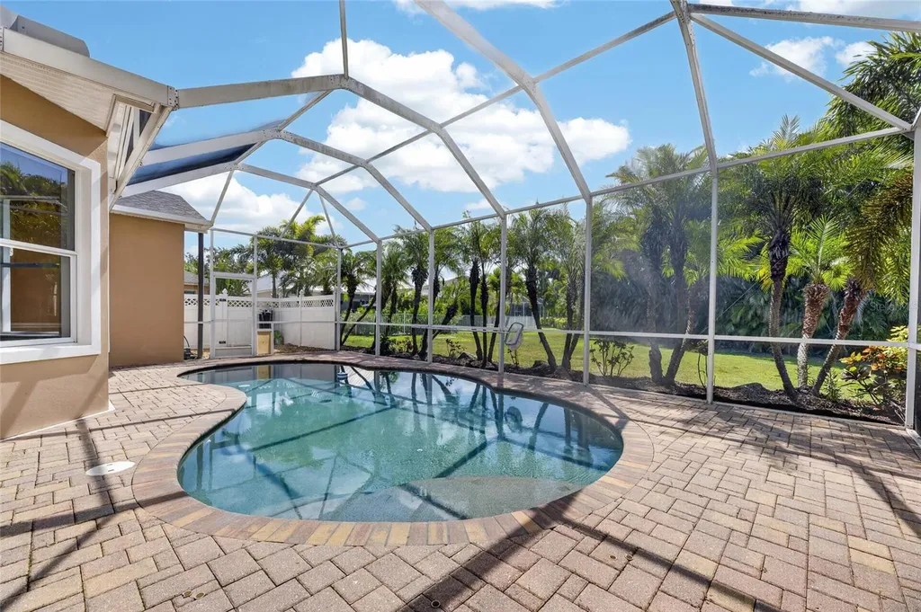 824 Islebay Drive Apollo Beach FL 33572
