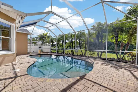 824 Islebay Drive Apollo Beach FL 33572