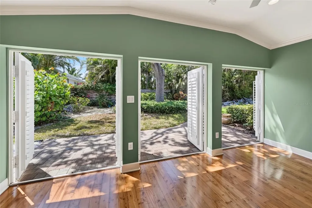 606 Owl Way Sarasota FL 34236