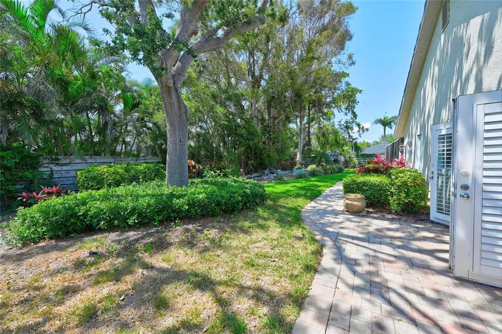 606 Owl Way Sarasota FL 34236