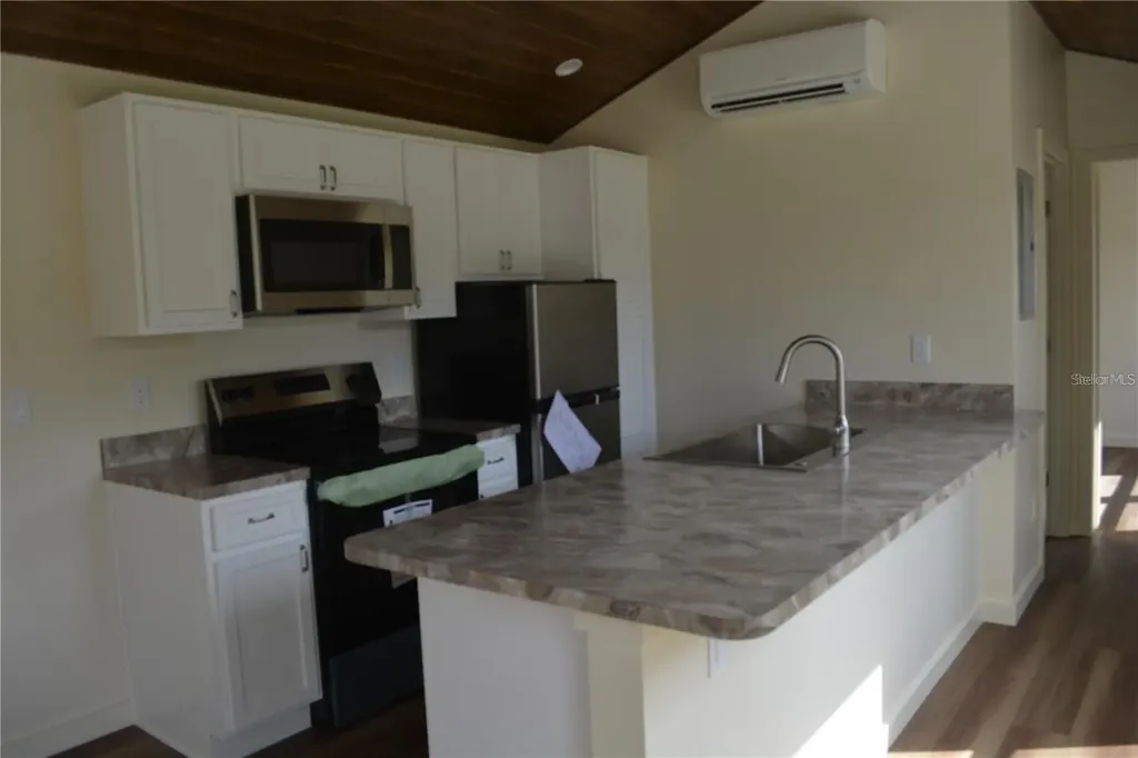 620 Third Street Oviedo FL 32765